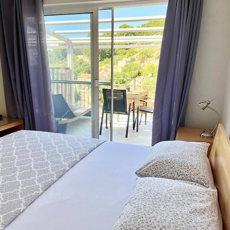 Paradise Apartments - Robinson Getaway Gdinj Экстерьер фото