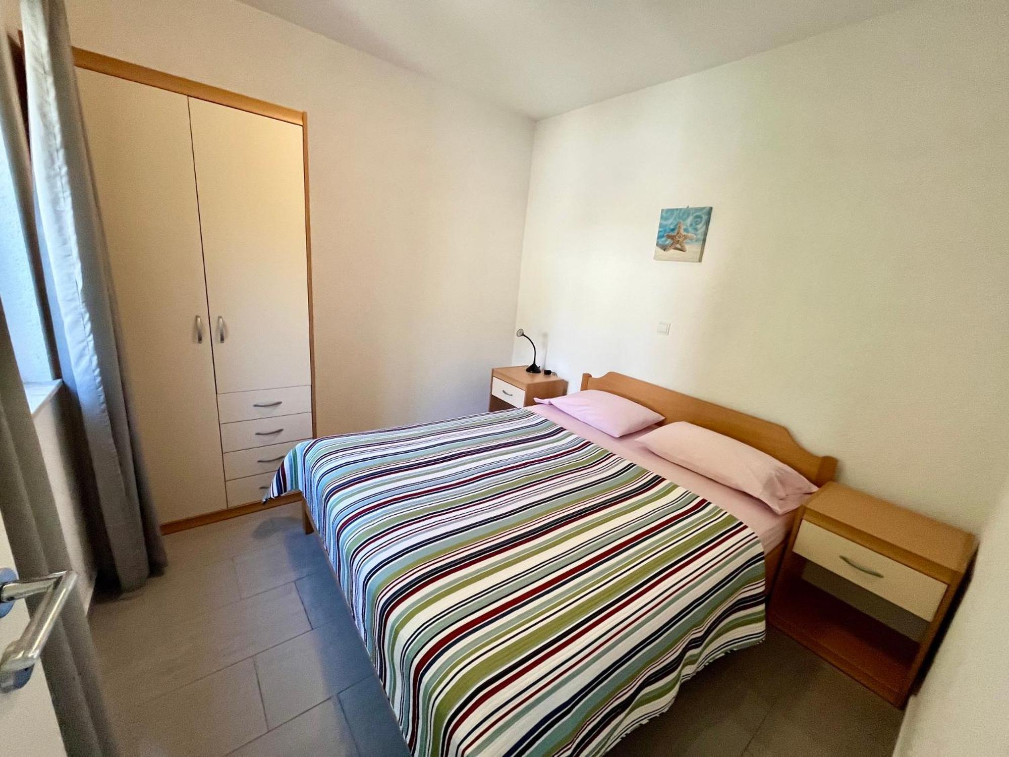 Paradise Apartments - Robinson Getaway Gdinj Экстерьер фото
