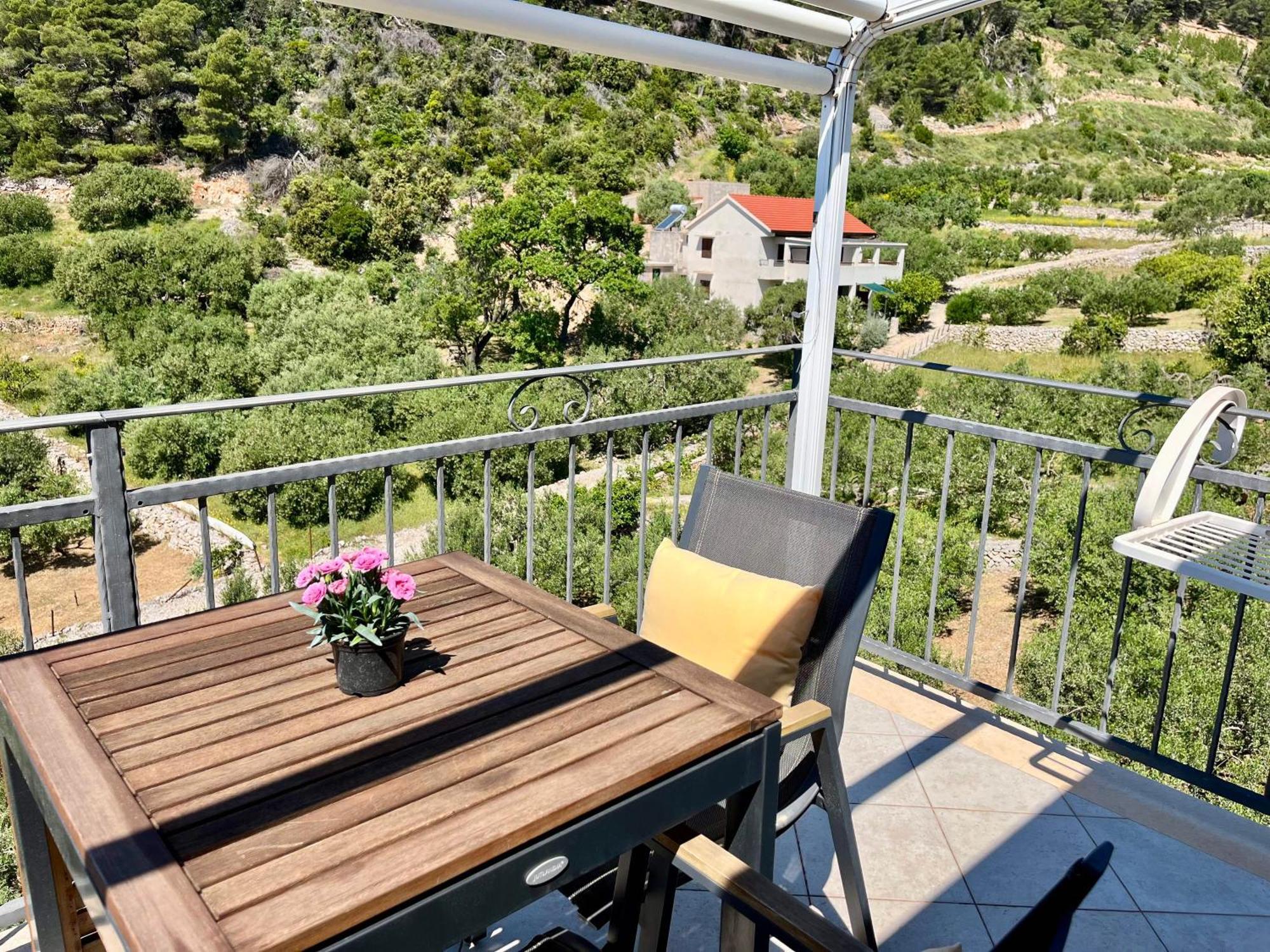 Paradise Apartments - Robinson Getaway Gdinj Экстерьер фото