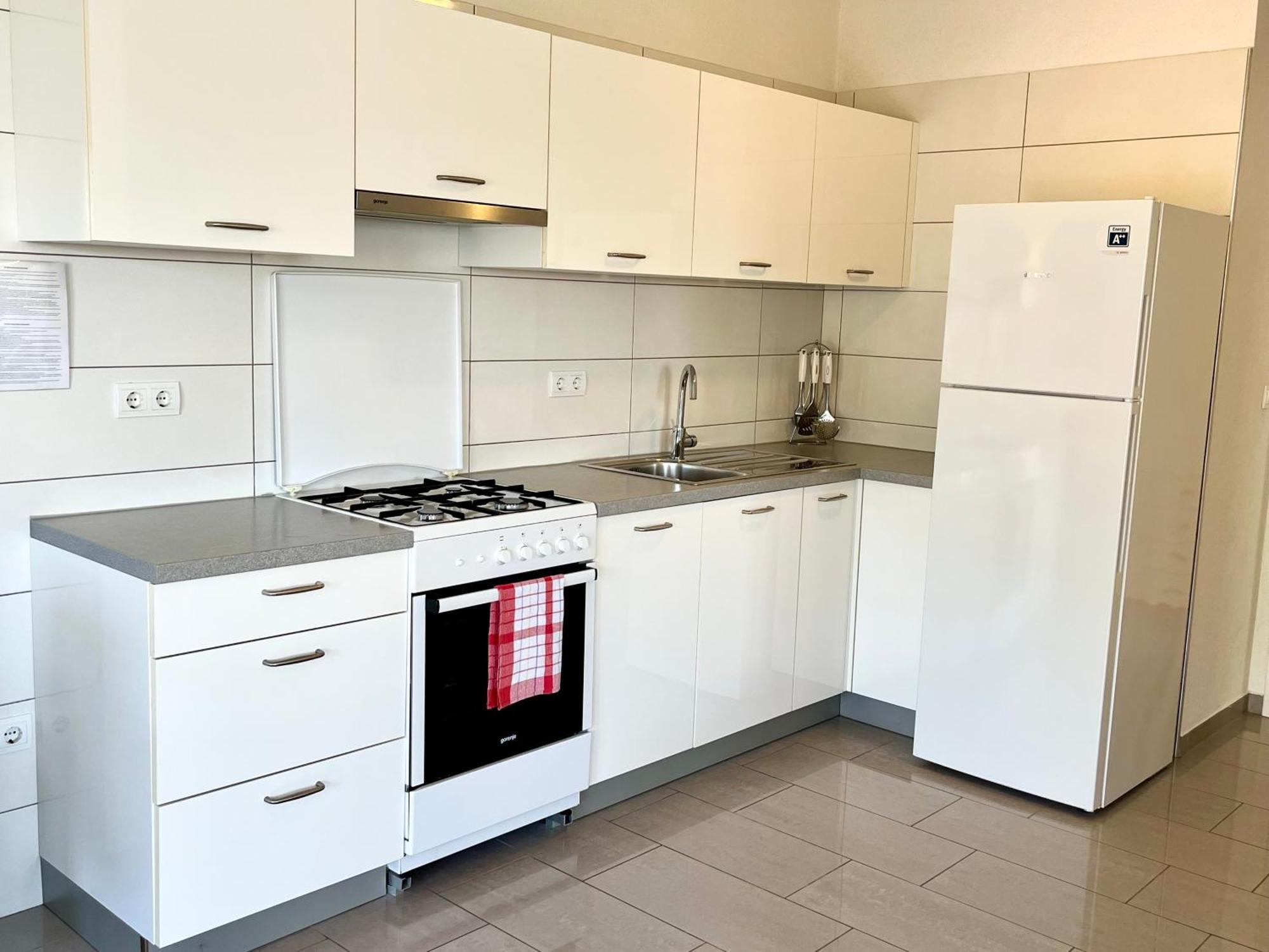 Paradise Apartments - Robinson Getaway Gdinj Экстерьер фото