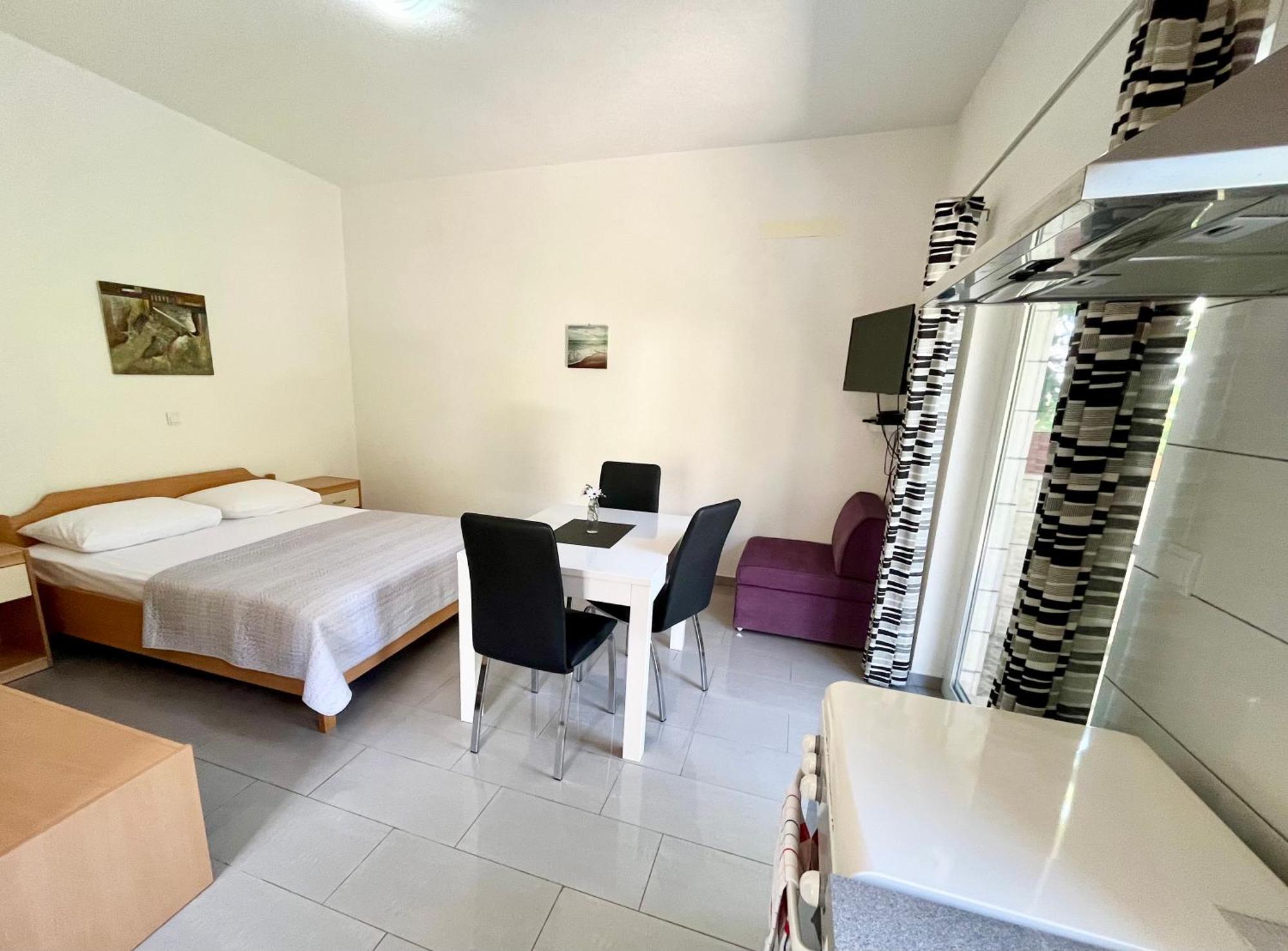 Paradise Apartments - Robinson Getaway Gdinj Экстерьер фото