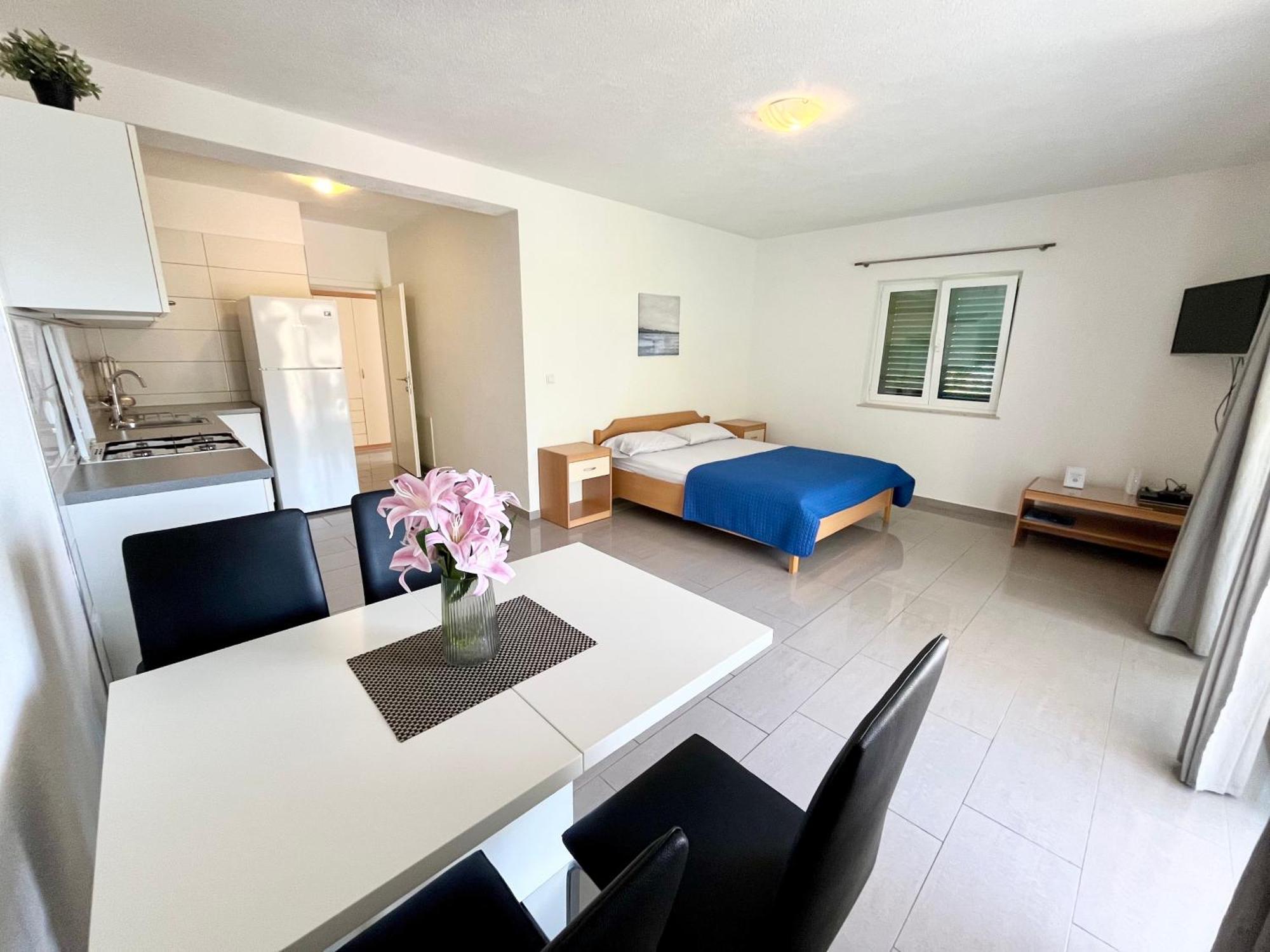 Paradise Apartments - Robinson Getaway Gdinj Экстерьер фото