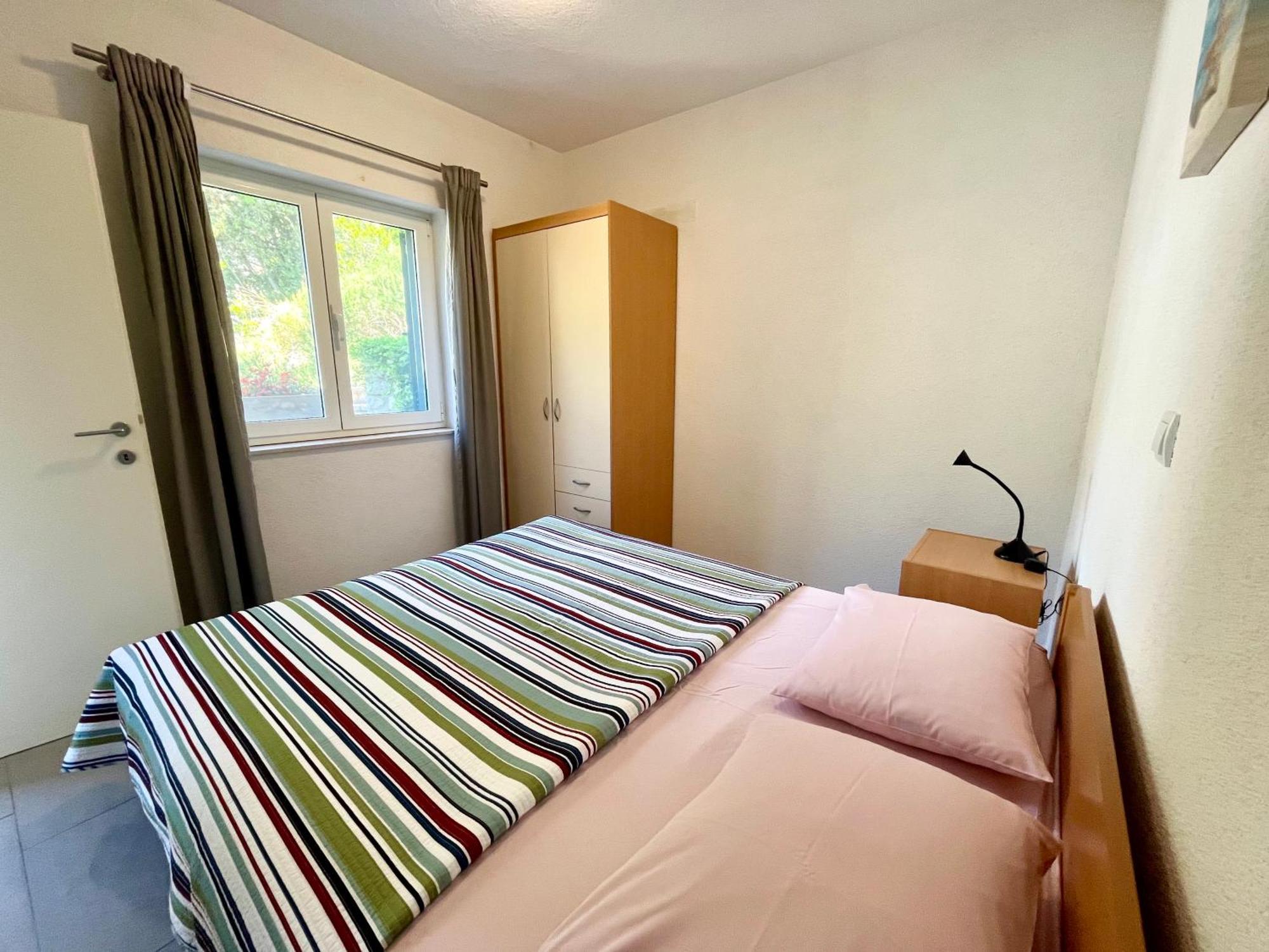 Paradise Apartments - Robinson Getaway Gdinj Экстерьер фото