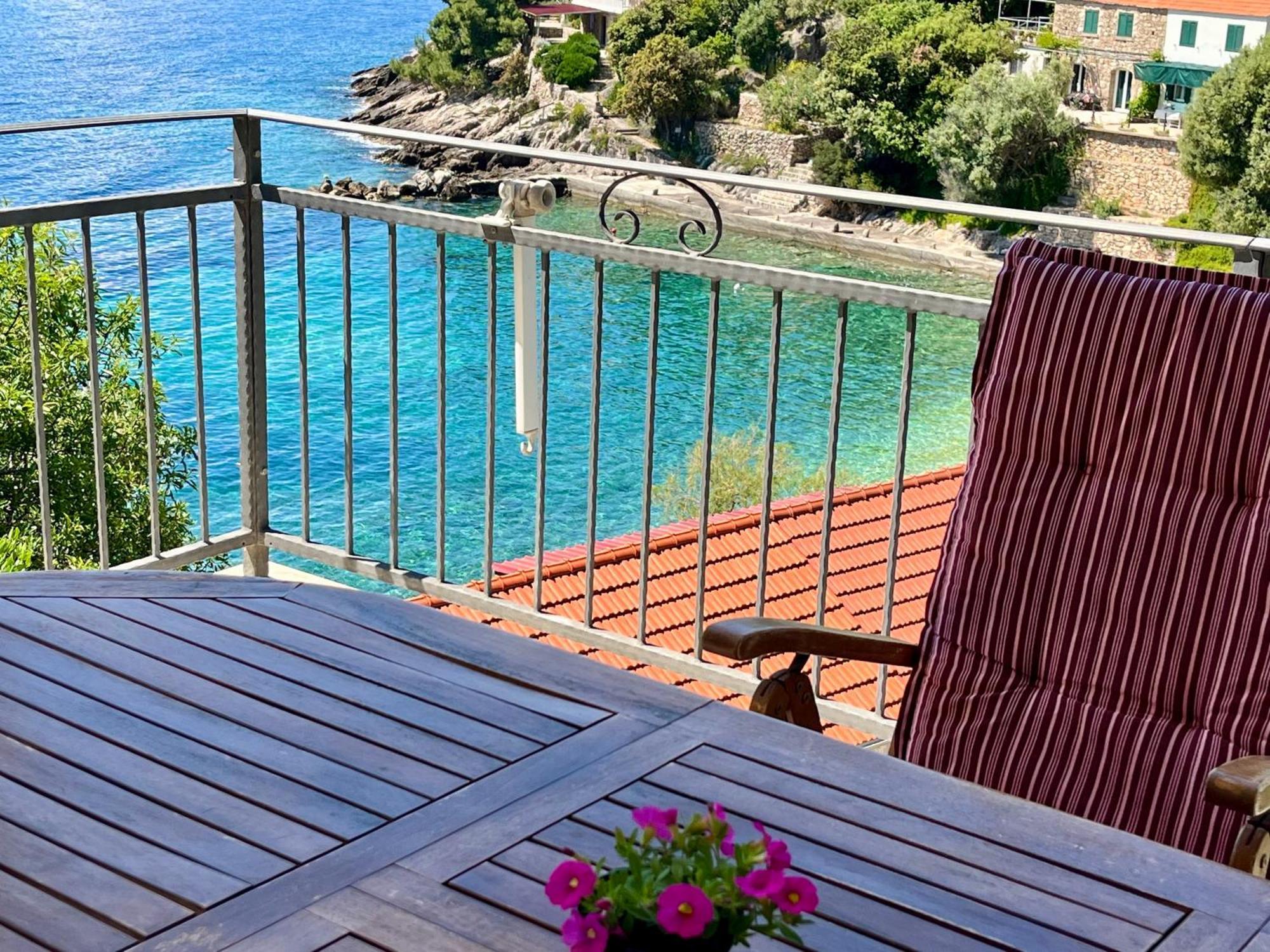 Paradise Apartments - Robinson Getaway Gdinj Экстерьер фото