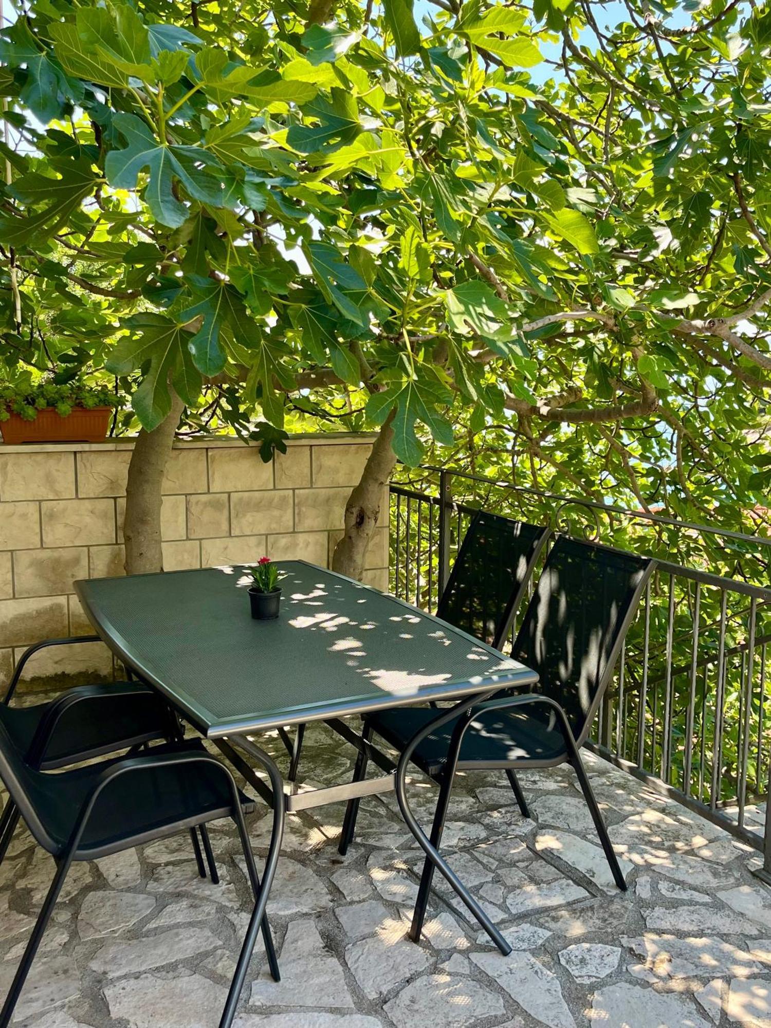 Paradise Apartments - Robinson Getaway Gdinj Экстерьер фото