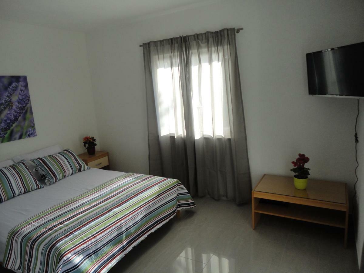 Paradise Apartments - Robinson Getaway Gdinj Экстерьер фото